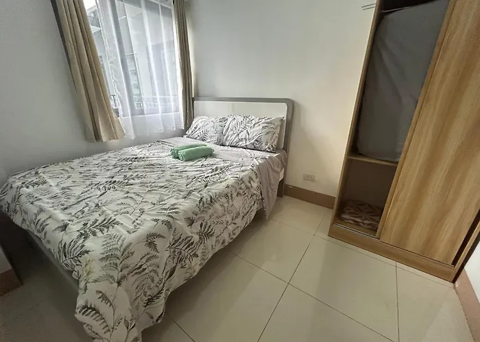 Appartement 2bedrooms With Balcony Pool Or View In Pasay Walking Distance To Mall Of And Near Airport Manilla