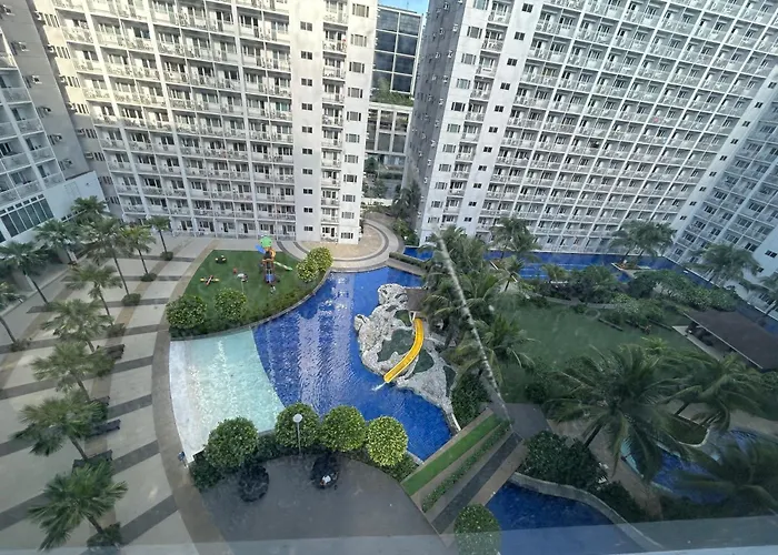 2bedrooms With Balcony Pool Or View In Pasay Walking Distance To Mall Of And Near Airport * Manila