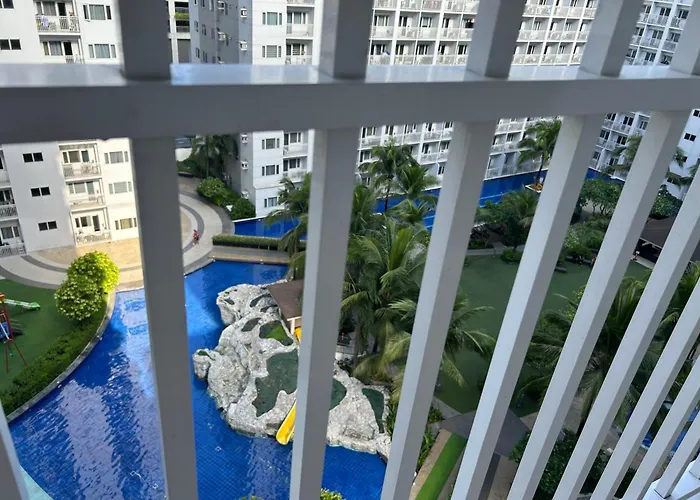 2bedrooms With Balcony Pool Or View In Pasay Walking Distance To Mall Of And Near Airport *