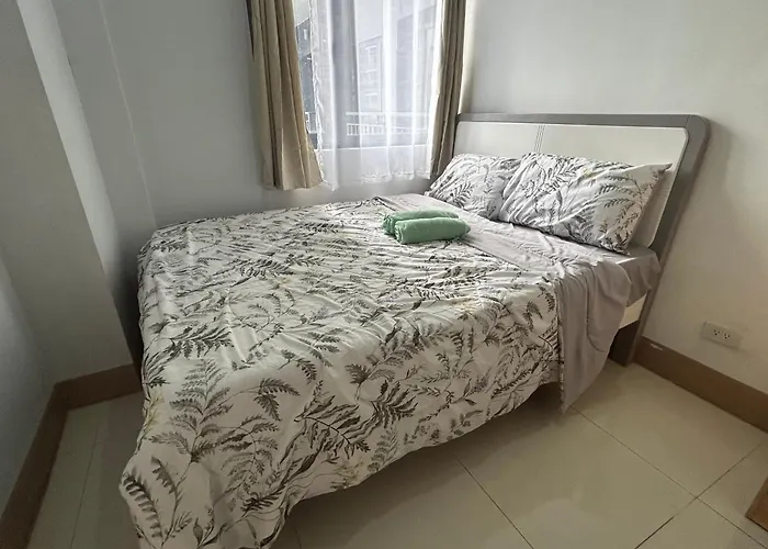 2bedrooms With Balcony Pool Or View In Pasay Walking Distance To Mall Of And Near Airport * Manila