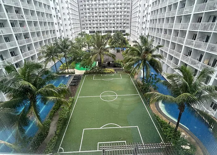 2bedrooms With Balcony Pool Or View In Pasay Walking Distance To Mall Of And Near Airport Appartement Manilla