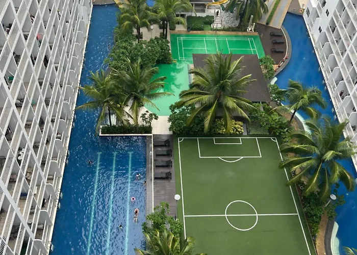 Apartment 2bedrooms With Balcony Pool Or View In Pasay Walking Distance To Mall Of And Near Airport